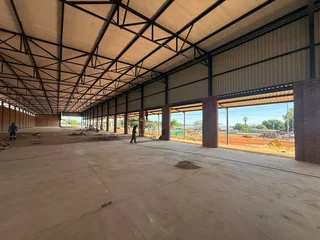 Prime Showroom Space to Let - 6 Ontdekkers Road, Wilro Park, Roodepoort