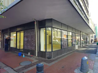 Waterkant Street -corner Shop With High Exposure For Rent - Cape Town - 122m²