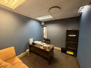 Office to Let - Willow Crest Office Park, Willowbrook, Roodepoort