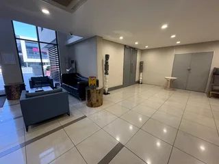 Prime 381.10m² Office Space to Let - Hill on Empire, Parktown