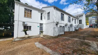 200m² Commercial Offices to Let in Main Road, Paarl