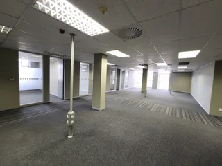 Office to let in Brooklyn with a backup generator available