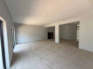 Newly Renovated Office to Let – 470 Ontdekkers Road, Roodepoort