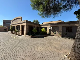 280 Square Meter Office For Sale | Jean Aveue | Dorinkloof| Centurion