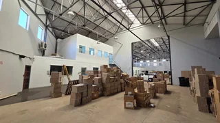 LARGE WAREHOUSE TO LET IN ROUTE 21, CENTURION.