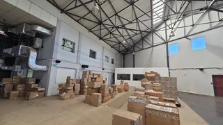 LARGE WAREHOUSE TO LET IN ROUTE 21, CENTURION.