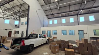 LARGE WAREHOUSE TO LET IN ROUTE 21, CENTURION.