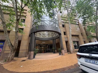 Prime Showroom Space to Let – 25 Ameshoff Street, Braamfontein