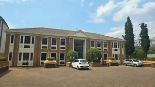 125m² Professional Office Space To Let on Brooks Street – Prime Brooklyn Location