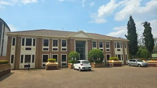 78m² Professional Office Space To Let on Brooks Street – Prime Brooklyn Location