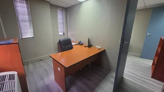 125m² Professional Office Space To Let on Brooks Street – Prime Brooklyn Location