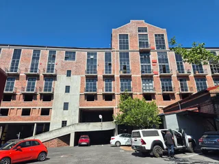 308m² Office To Let in The Studios, Old Castle Brewery, Woodstock