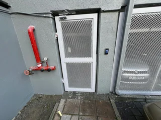 16m² Office to Let in Tyger Valley - Access control