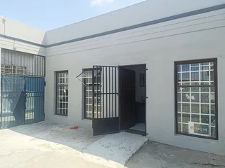 70m² To Let – Secure Micro Retail Unit in Parow