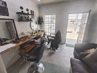 70m² To Let – Secure Micro Retail Unit in Parow