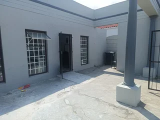 70m² To Let – Secure Micro Retail Unit in Parow