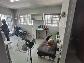 70m² To Let – Secure Micro Retail Unit in Parow