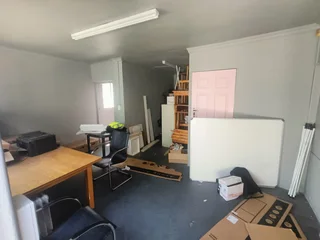 106m² Secure, and Versatile Retail Unit To Let in Parow