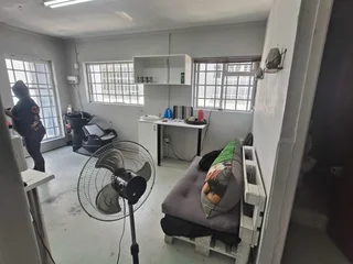 70m² To Let – Secure Micro Retail Unit in Parow