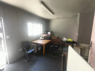 106m² Secure, and Versatile Retail Unit To Let in Parow