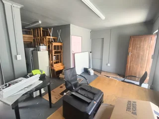 106m² Secure, and Versatile Retail Unit To Let in Parow