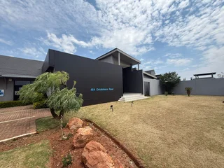 Prime 57m² Ground Floor Office to Let - 464 Ontdekkers Service Road, Florida Park, Roodepoort