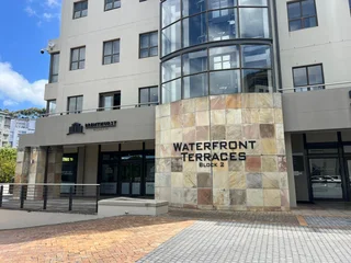 117.70m² Office Space to Let in Tyger Valley with Lake View