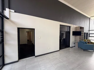 Prime 109m² Ground Floor Office to Let - 464 Ontdekkers Service Road, Florida Park, Roodepoort