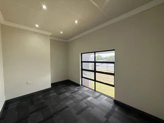 Prime 109m² Ground Floor Office to Let - 464 Ontdekkers Service Road, Florida Park, Roodepoort