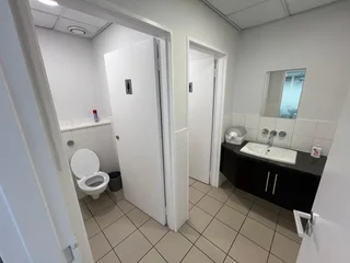 117.70m² Office Space to Let in Tyger Valley with Lake View