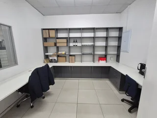 87m² Retail space to Let in Durbanville Recently Renovated