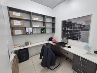 87m² Retail space to Let in Durbanville Recently Renovated