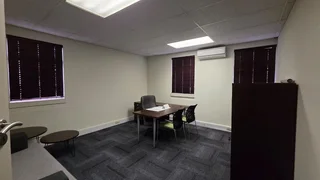 185 Square meter, ground floor commercial unit to let in Highveld.