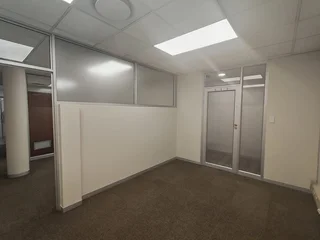 AAA-GRADE 58m² OFFICE SPACE TO LET IN MENLYN CORPORATE PARK-PRESTIGIOUS LOCATION WITH MODERN ELEGANC