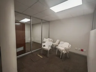 AAA-GRADE 58m² OFFICE SPACE TO LET IN MENLYN CORPORATE PARK-PRESTIGIOUS LOCATION WITH MODERN ELEGANC