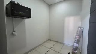 93m² First Floor Office To Let in Brackengate, Brackenfell