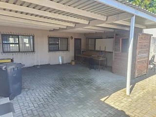 275m² House with Business Rights For Sale in Goodwood