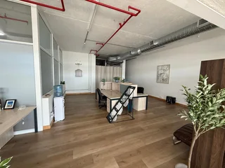 326m² Open Plan Commercial Units Available To Let in Blouberg, Table View