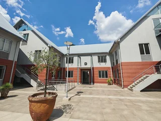 Prime Office Space in the Heart of Faerie Glen – Exceptional Exposure & Modern Comfort!