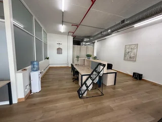 326m² Open Plan Commercial Units Available To Let in Blouberg, Table View