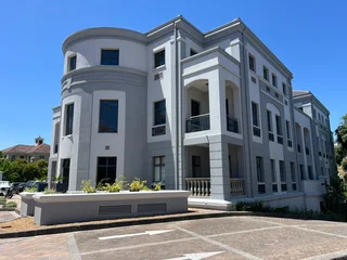 343m² Office To Let in Tyger Valley Shared Balcony