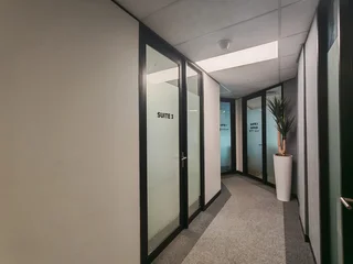 PREMIUM 35m² OFFICE SUITE IN MENLYN CENTRAL-NO LOADSHEDDING