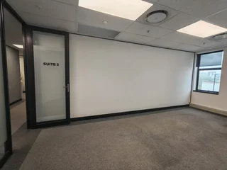 PREMIUM 35m² OFFICE SUITE IN MENLYN CENTRAL-NO LOADSHEDDING