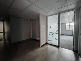 Prime 354m² Office Space in Faerie Glen – Modern, Spacious &amp; Exceptionally Located!