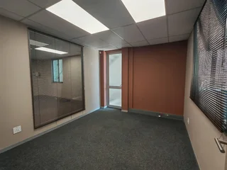 Prime Office Space in the Heart of Faerie Glen – Exceptional Exposure &amp; Modern Comfort!