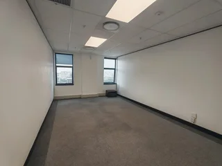 PREMIUM 35m² OFFICE SUITE IN MENLYN CENTRAL-NO LOADSHEDDING