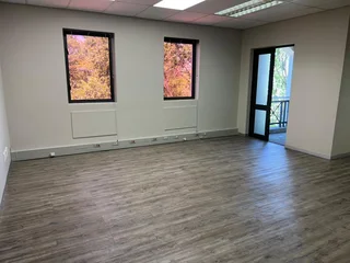 186m² Office Space To Let in Tyger Valley Immediate Occupation