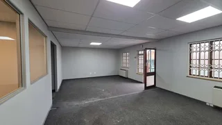 117 Square meter Office Unit to let in hgihly sought after Office park in Highveld