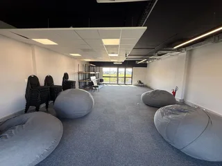 90m² Modern Office Space to Rent at Cedar Square, Sandown