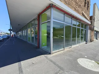 552m² Retail/Showroom Space To Let In Goodwood High Visibility